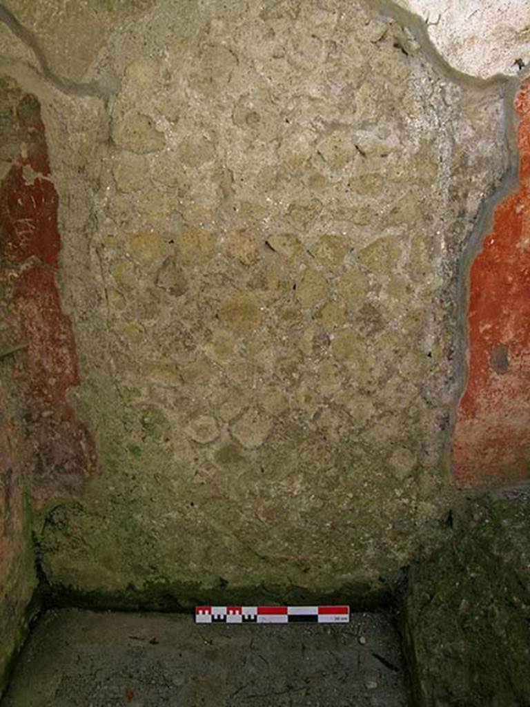 VI.9, Herculaneum. May 2006.
Looking towards south wall, originally with doorway into women’s apodyterium.
Photo courtesy of Nicolas Monteix.